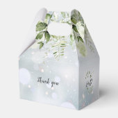 Bloemige Groene Monogram Winter Bruiloft Bedankdoosjes (Achterkant)