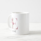 Bloemige Initiaal E Blush Rozen Bewerkbare Naam Koffiemok (Voorkant links)