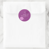 Bloemige mauve paarse bruiloftsshower favorsticker ronde sticker (Tas)