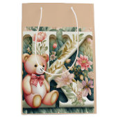 Bloemige teddybeer letter K Medium Cadeauzakje (Voorkant)