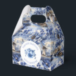 Bloemige Vintage Blauwe Hollandse Chinoiserie Wind Bedankdoosjes<br><div class="desc">Windmolen verjaardag cadeautje doos | Elegante feestverpakkingen. Deze vintage blauwe Nederlandse Chinoiserie windmolen cadeau doos is geïnspireerd door Delfts blauwe bloem- en windmolen decor. Met ingewikkelde bloemstukken en serene blauwe landschappen met windmolens, meren en rivieren, is deze doos ideaal voor bruiloften, verjaardagen of speciale gelegenheden. Personaliseer door de tekstvelden in...</div>