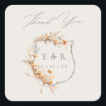 Bloemkam Monogram Fall Wedding Dank u Vierkante Sticker<br><div class="desc">Floral Crest Monogram Fall Wedding Thank You Square Sticker met "dank u" in modern scriptlettertype,  met uw monogram en trouwdatum in grijs in het midden. De achtergrond is in ecru.</div>