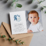 bloemkruis Baptisme foto-uitnodiging Kaart<br><div class="desc">Viel je baby's baptisme op met dit florale kruisdesign met een foto van je baby. De tekst en de formulering samen met andere eigenschappen van dit ontwerp kunnen worden gepersonaliseerd. Het afbeelding kan worden vervangen en bewerkt.</div>