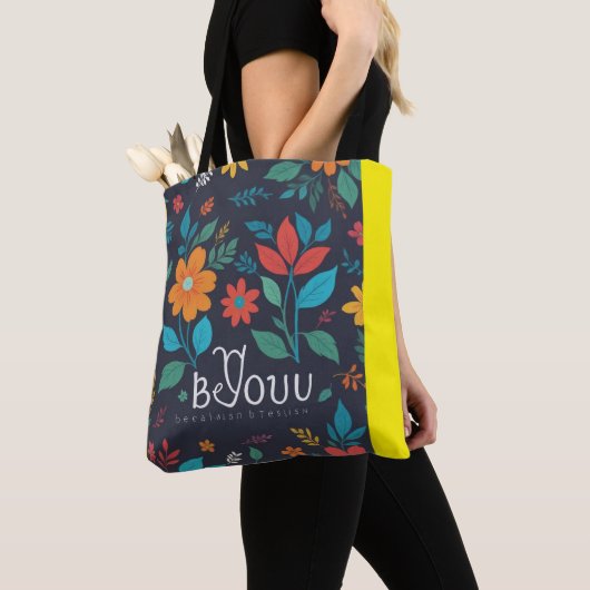 Bloemlente bloeit | Groen zwart monogram Tote Bag (Dichtbij)