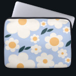 Bloemmarkt Kopenhagen bloemen Witte Blauwe Flore Laptop Sleeve<br><div class="desc">Bloemmarkt Kopenhagen: abstracte bloemetjeskunst - retro bloemen print - deense pastel met babyblauwe achtergrond en witte maissoorten.</div>