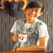 Bloemmonogram Mok – Elegante letter Q-writ u naam