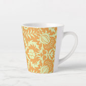 Bloemmotief, goud en pastelgeel ontwerp, latte mok (Rechts)