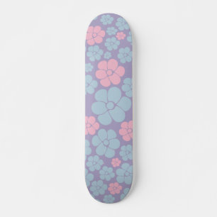 Bloemmotief in blauw, lila en roze persoonlijk skateboard
