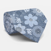 Bloemmotief in meerdere kleuren op blauwe achtergr stropdas (Opgerold)