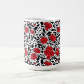  bloemmotief in rood, zwart en wit magische mok (Midden)