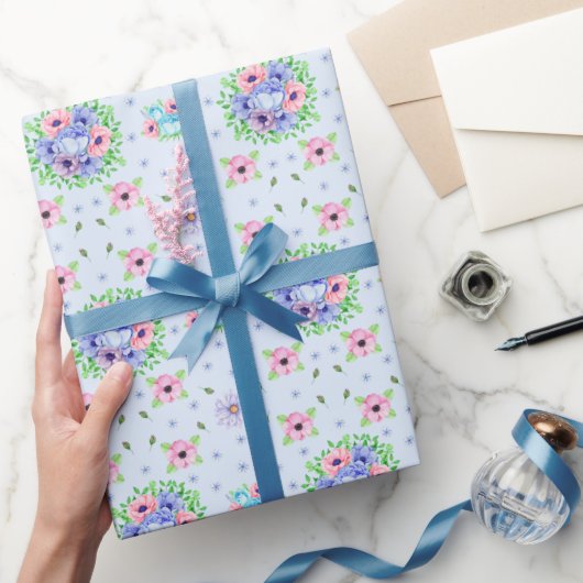  bloemmotief lichtblauw cadeaupapier (Geschenken)