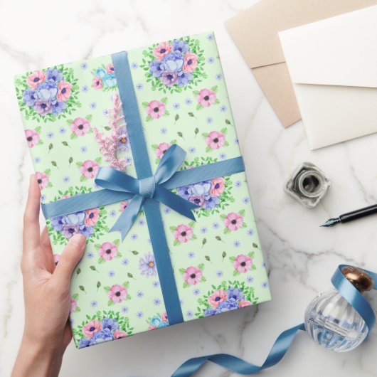  bloemmotief lichtgroen cadeaupapier (Geschenken)