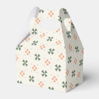 Bloemmotief met geometrisch tegelpatroon op crème bedankdoosjes