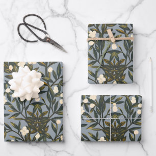 Bloemmotief op stoffig blauw-grijze achtergrond inpakpapier vel