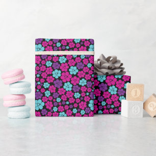 Bloemmotief - Roze, Paars, Blauw en Zwart Cadeaupapier