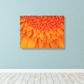 Bloempetalen - omhuld Canvas Afdruk (Insitu (Houten vloer))