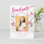Bloemrijke Afstudeerfoto Roze Script Afstudeerfees Kaart (Staand voorkant)