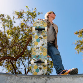 Bloemrijke honingraat met bijen geel en turquoise persoonlijk skateboard
