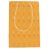 Bloemrijke krabbels op oranje geel medium cadeauzakje (Voorkant)