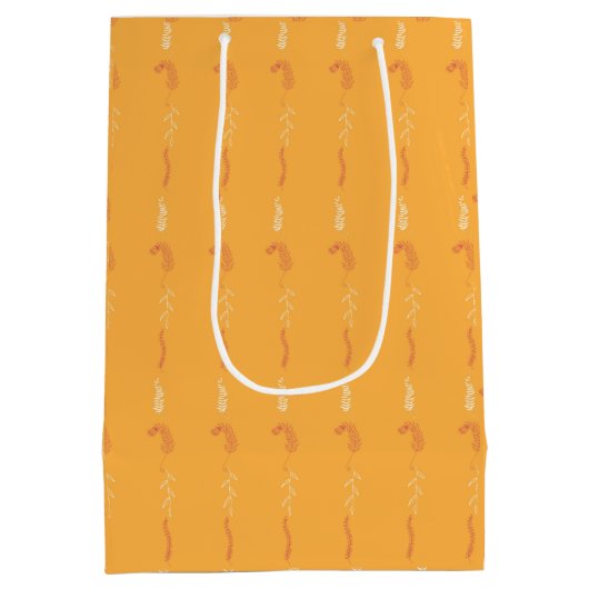 Bloemrijke krabbels op oranje geel medium cadeauzakje (Achterkant)