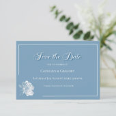 Bloemrijke Lijnkunst Stofblauwe Witte Bruiloft Save The Date (Staand voorkant)