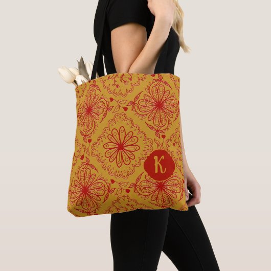 Bloemrijke Patchwork Kunst Initiaal Tote Bag (Dichtbij)