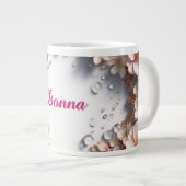 Bloemrijke rand met aangepaste naam grote koffiekop (Voorkant rechts)