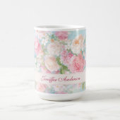 Bloemrijke Roze & Witte Rozen met Aangepaste Naam Koffiemok (Center)