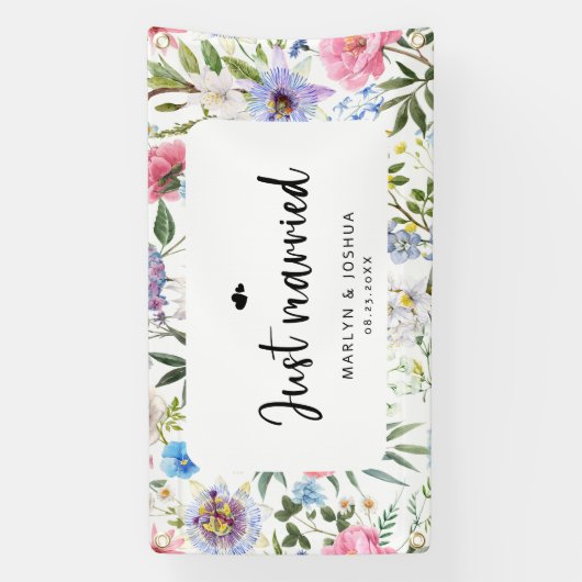 Bloemrijke Rustieke Pas Getrouwd Mr en Mrs Trouwau Spandoek (Verticaal)