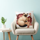 Bloemrijke Sereniteit: Opgerolde Siamese Kat in Bl Kussen (Stoel)