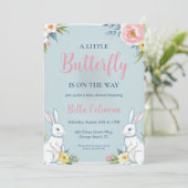 Bloemroze Bunny Baby Shower Uitnodigingen (Staand voorkant)