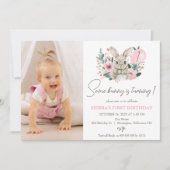 Bloemroze met foto wat konijn 1e verjaardag kaart (Voorkant)