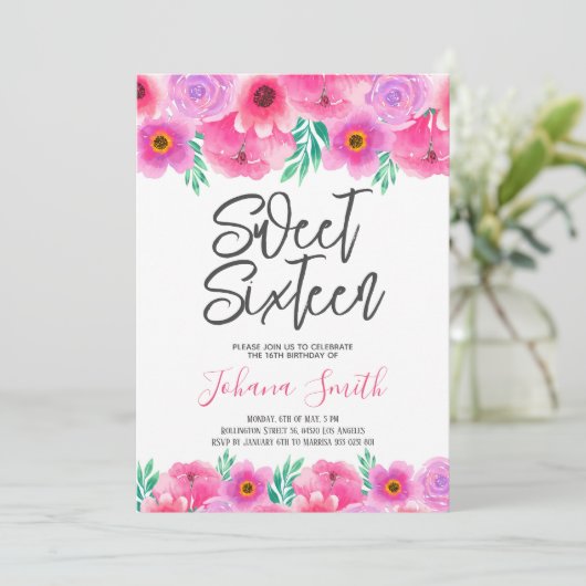 Bloemroze Sweet Sixteen Verjaardag Uitnodiging (Staand voorkant)