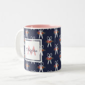 Bloemschaar - Navy Blue & Pink Monogram Tweekleurige Koffiemok (Voorkant links)
