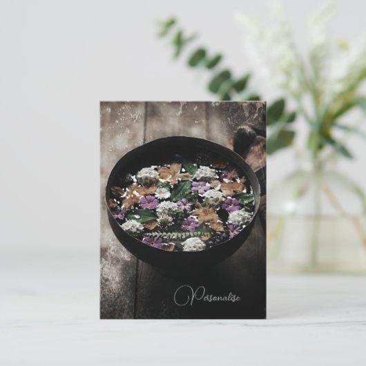 Bloemstuk met rustieke weidebloemen in waterschaal briefkaart (Staand voorkant)