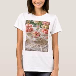 Bloemtafel, theekopjes, gestapelde schalen macaron t-shirt