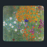 Bloemtuin (door Gustav Klimt) Snijplank<br><div class="desc">Dit ontwerp is voorzien van een schilderij van de Oostenrijkse kunstenaar Gustav Klimt (1862-1918). Het is een afbeelding van een mooie bloemtuin in Klimt's typische impressionistische stijl. De bloemen zien er bijna uit alsof ze overstromen, en het is onmogelijk om zich niet opgetild te voelen door hun schoonheid. Het oorspronkelijke...</div>