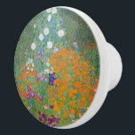 Bloemtuin (Gustav Klimt) Keramische Knop<br><div class="desc">Dit ontwerp is voorzien van een schilderij van de Oostenrijkse kunstenaar Gustav Klimt (1862-1918). Het is een afbeelding van een mooie bloemtuin in Klimt's typische impressionistische stijl. De bloemen zien er bijna uit alsof ze overstromen, en het is onmogelijk om zich niet opgetild te voelen door hun schoonheid. Het oorspronkelijke...</div>