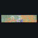 Bloemtuin van Gustav Klimt Korte Tafelloper<br><div class="desc">Een prachtig kleurrijk schilderij van een bloementuin van Gustav Klimt. Verbluffende variaties in kleuren en mooie bloemen passen gewoon mooi op allerlei prachtige producten en cadeauideeën.</div>