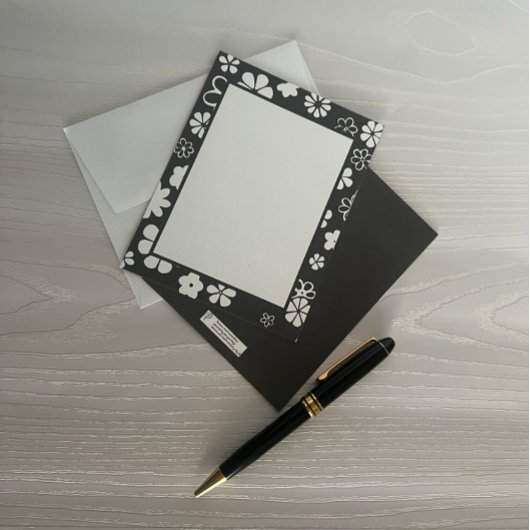 Bloemvlakken en vlinders, grijs notitiekaartje