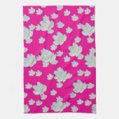 Bloesems op hete roze theedoek (Verticaal)