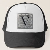 Blok Letter "V" Woodcut Woodblock Inital Trucker Pet (Voorkant)