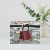 Blokken met rode liefde briefkaart (Staand voorkant)