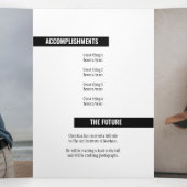 Blokken van het zwarte vierfototoestel met Tri-Fol Drieluik Uitnodiging (Binnenkant midden)