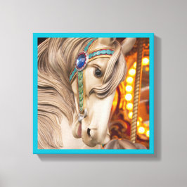 blond carrousel paard een mooi gezicht canvas afdruk