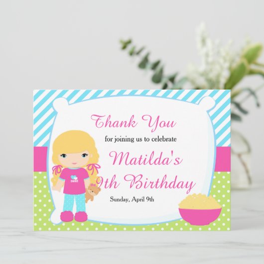 Blond Haired Girl Sleepover Slumber Party Verjaard Bedankkaart (Staand voorkant)