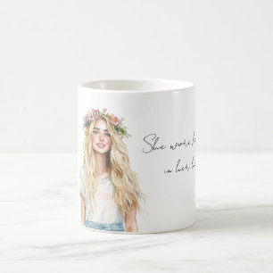Blond meisje bloemen in haar haar koffiemok