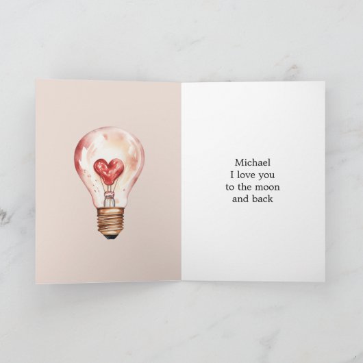 Blond meisje hart gloeilamp oplichten mijn leven kaart (Binnen)