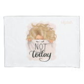 Blond meisje macht slaperige jonge blonde vrouw kussensloop (Voorkant)