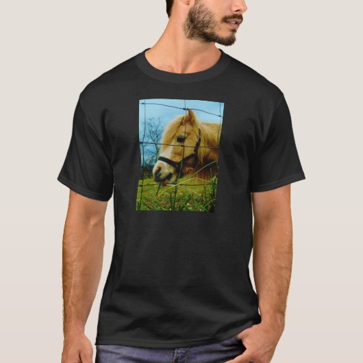 Blond miniatuur Pony/Horse Blue Sky T-shirt (Voorkant)